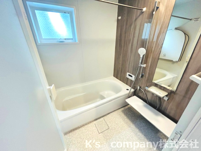 ◎茅ヶ崎市香川5丁目　新築戸建　2号棟の浴室|木目に癒される浴室スペース♪