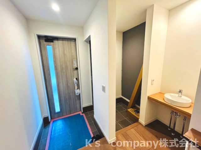 ◎茅ヶ崎市香川5丁目　築未入居戸建　2号棟の玄関|ゆとりある玄関スペース！収納も充実しています☆