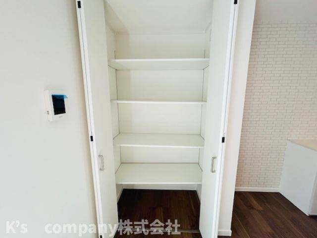 ◎茅ヶ崎市香川5丁目　新築戸建　8号棟の収納|4段式収納あります☆