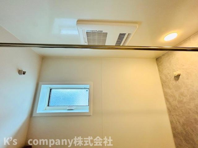 ◎茅ヶ崎市香川5丁目　新築戸建　8号棟の内装|カビ防止や換気のおすすめな窓付き♪