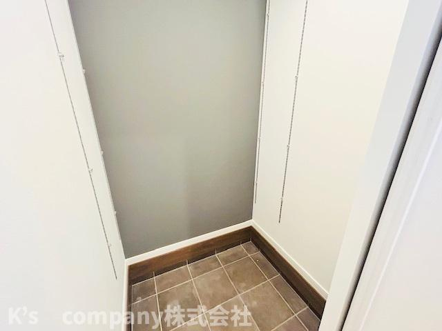 ◎茅ヶ崎市香川5丁目　新築戸建　8号棟の収納|玄関収納スペース◇◇
