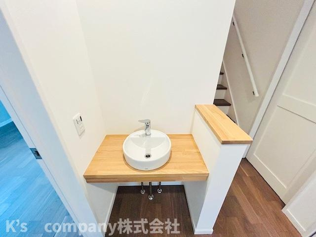 ◎茅ヶ崎市香川5丁目　新築戸建　8号棟の内装|玄関手洗い場付き◇◇