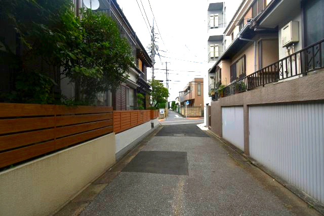 桜台3丁目・建築条件付売地の前面道路含む現地写真