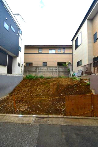 桜台3丁目・建築条件付売地の前面道路含む現地写真