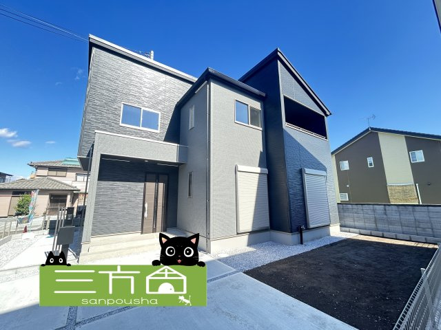 新築　高崎市下小鳥町2期　GRAFARE　１号棟の外観|現地写真　2025年10月完成しました！ご内覧等、お気軽にお問合せください♪　							
