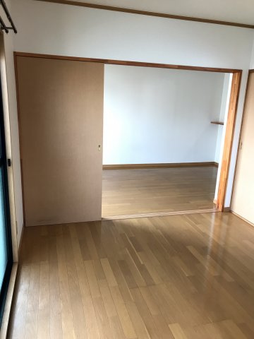 花水木ＫⅠの内装|明るい室内です