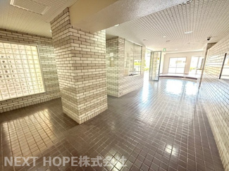 【エントランス】 | 伊丹パーク・ホームズ | お掃除の行き届いたエントランスです♪