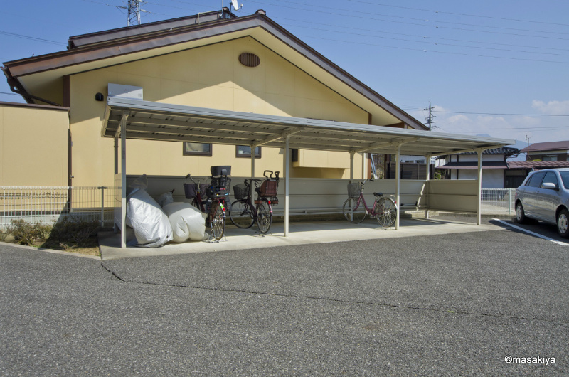 エステート今井の外観|駐輪場