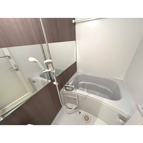 サンロワール江坂の浴室