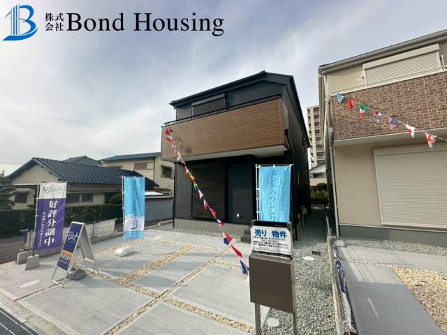 長期優良住宅取得物件・南東角地・高丸　全３棟　１号棟の前面道路含む現地写真