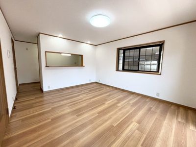 【居間・リビング】 | 高槻市古曽部町2丁目　中古戸建