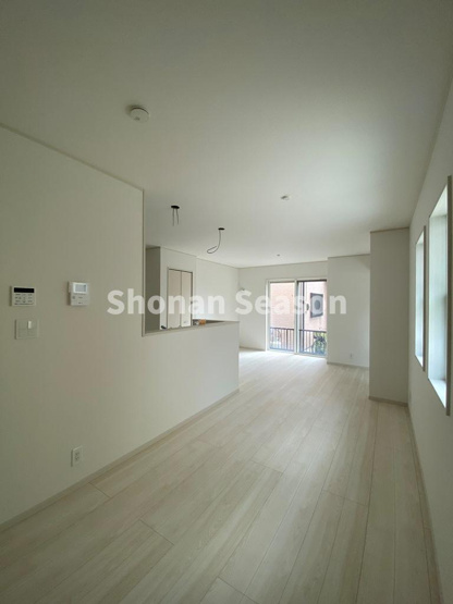 【居間・リビング】 | 15.66帖の広々リビング！
素敵な家具をご用意して、快適な湘南ライフのスタートを切りませんか♪