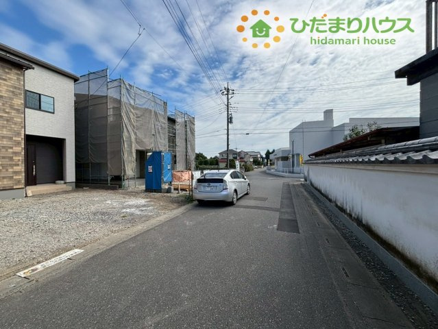 熊谷市肥塚　第8期　新築一戸建て　クライン　01の前面道路含む現地写真