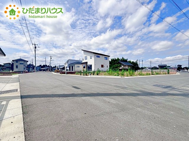 【前面道路含む現地写真】 | 水戸河和田町3期　新築戸建　1号棟 | 落ち着いた住環境が魅力的です☆