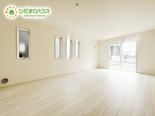 【居間・リビング】 | 水戸河和田町3期　新築戸建　1号棟 | お子様が元気に遊べる広々としたリビングです。