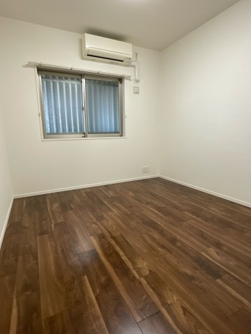 ソシオ入船の洋室