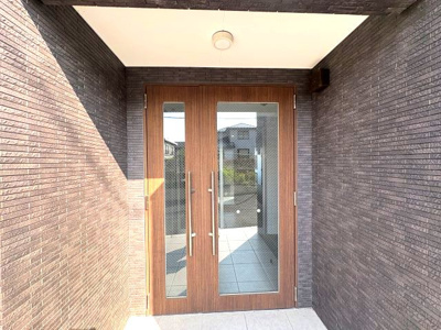 【エントランス】 | Binario | 毎日通るエントランスはこのようになっています