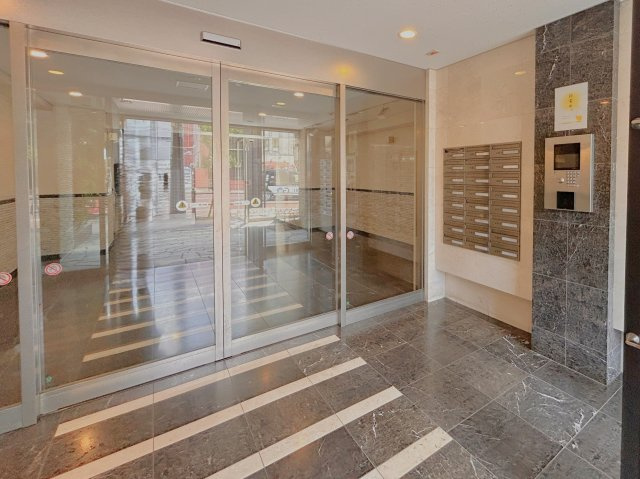 レジデンシャルステートタワー南千住のエントランス