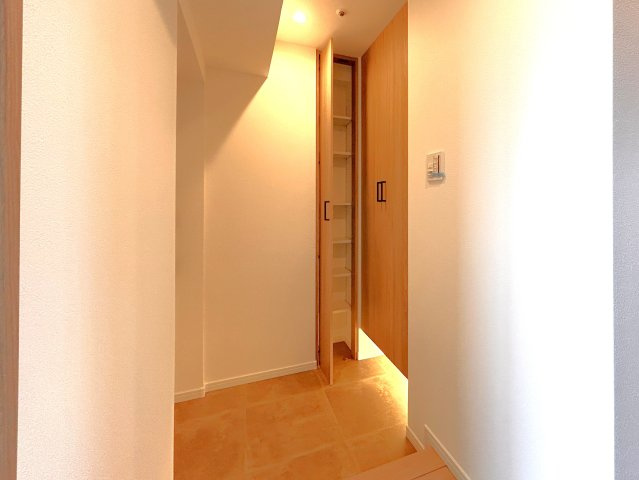 レジデンシャルステートタワー南千住の玄関