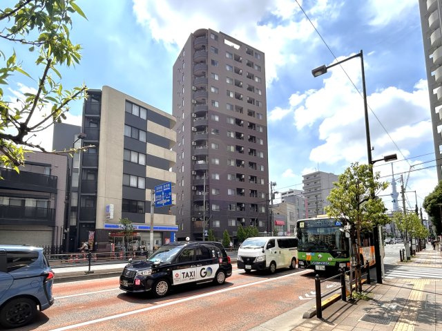 レジデンシャルステートタワー南千住の外観|～ぜひ現地をご確認下さい～
陽当りや通風性など各所に施された工夫で住みやすさを実現。部屋の大きさや周辺環境・街並など、資料には掲載していない情報が現地にはたくさんございます。是非ご確認下さい。