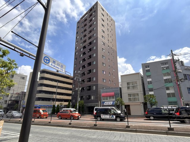 レジデンシャルステートタワー南千住の外観|～Appearance～
青空に映えるこの雄大な佇まい。
陽当たり、立地、周辺環境など恵まれた好条件となっております。