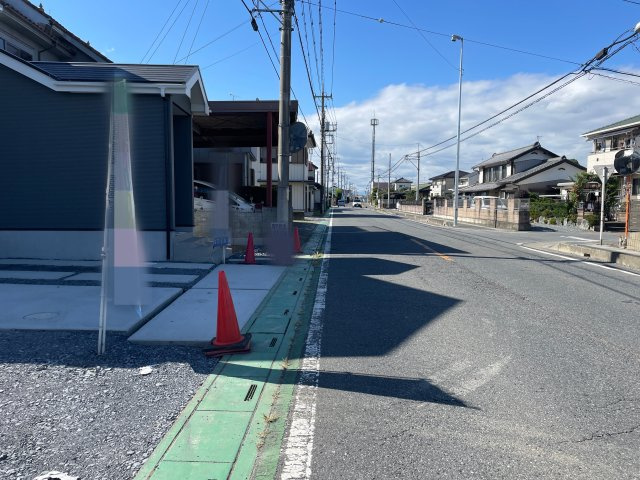 【前面道路含む現地写真】 | 上里町金久保22-P1  いろどりアイタウン　新築戸建　全1棟　1号棟
