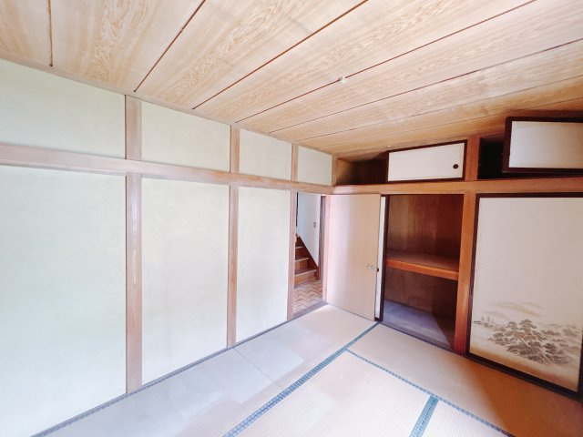 【中古戸建】高崎市片岡町の和室|和室でしか味わえない畳ならではの香りや素材で和のやすらぎを感じてください♪畳にはリラックス効果があるといわれています。のんびりするならやっぱり和室が一番ですね♪