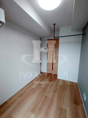 【居間・リビング】 | ロッソ・カンパーナ | こちらのリビングで趣味の時間をお楽しみください