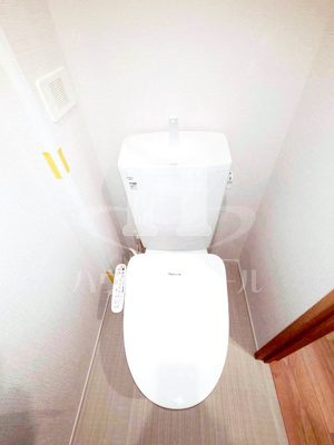 【トイレ】 | ロッソ・カンパーナ | シンプルで使いやすいトイレです