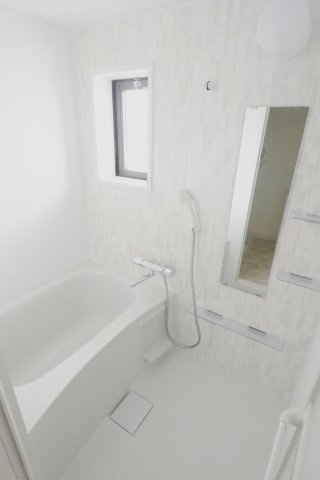 グリーンシャトー畑井の浴室