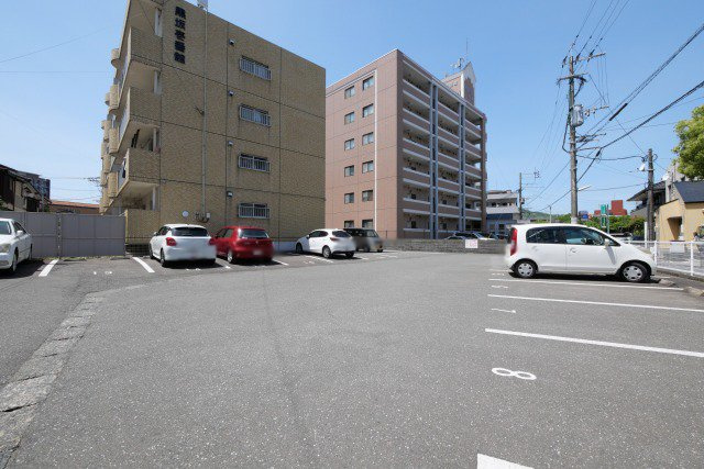 黒坂壱番館の駐車場