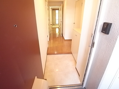 【玄関】 | ＬＥＯ拾八番館 | 収納もある玄関です