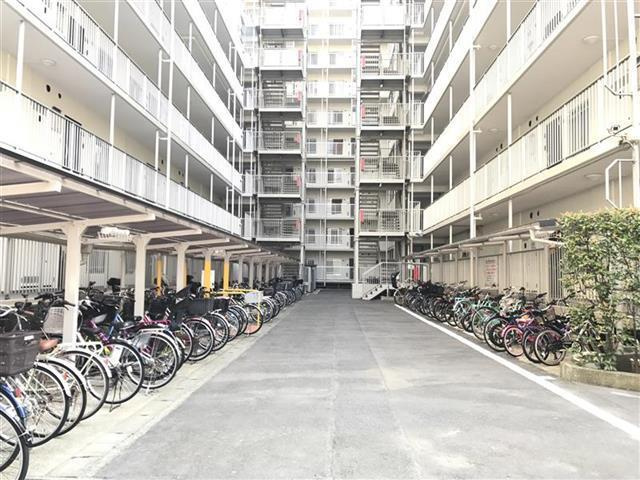 東大島ハイライズ　リ　ノベーション済　の駐輪場