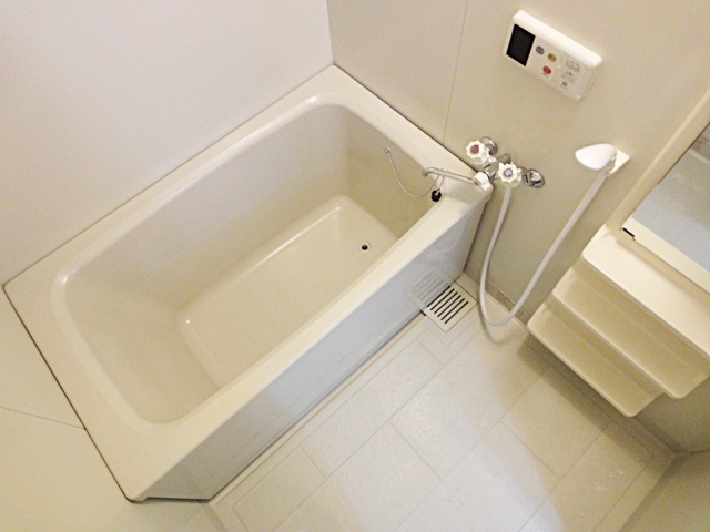 宝塚市山本西３丁目の賃貸マンションの浴室|日々の暮らしに欠かせないお風呂です