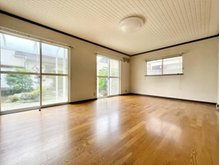 【居間・リビング】 | 日の峰３丁目　中古戸建