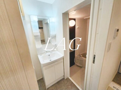 【洗面所】 | レガーロ新横浜 | 独立洗面台です。