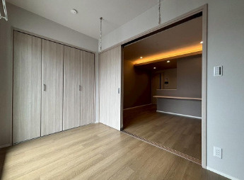 グランフォート明石城北の洋室