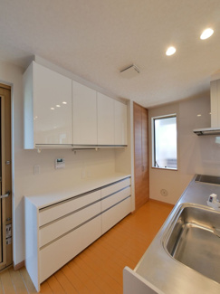 【キッチン】 | 甲斐市西八幡 平成29年築住友林業施工中古 土地103坪 | 購入すると高額なキッチン背面キャビネット