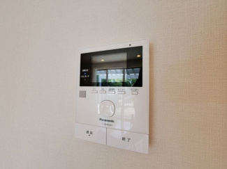 【防犯設備】 | 甲斐市西八幡 平成29年築住友林業施工中古 土地103坪 | モニター付きインターフォン