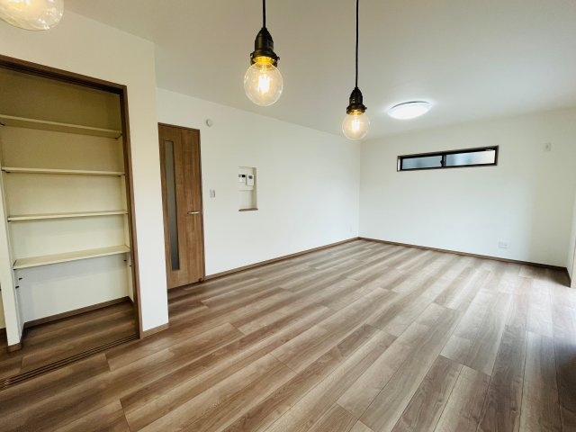【居間・リビング】 | 熊谷市上之第９期　ワイウッドコート　新築戸建　全4棟　4号棟