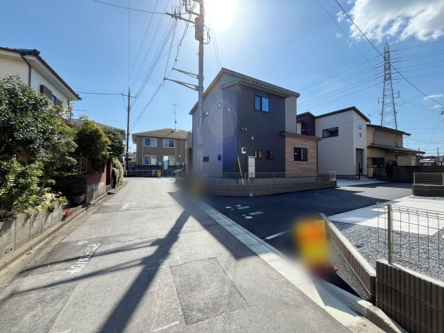 【前面道路含む現地写真】 | 熊谷市上之第９期　ワイウッドコート　新築戸建　全4棟　4号棟 | 10/17撮影