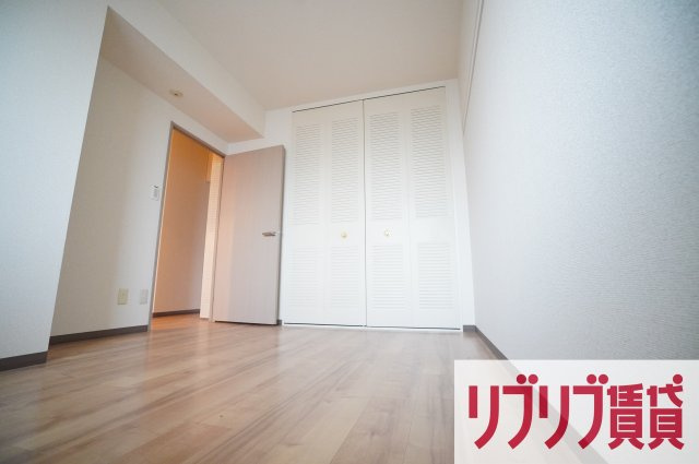 ラフィネ小倉の洋室