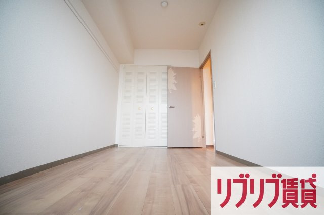 ラフィネ小倉の洋室