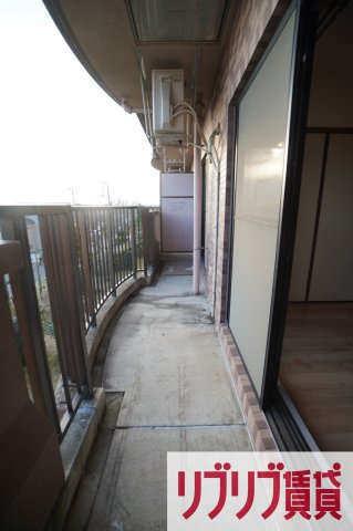 ラフィネ小倉のバルコニー