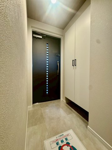 アンビエント鴻池新田の玄関|オートロック付きマンションでセキュリティも安心です。 