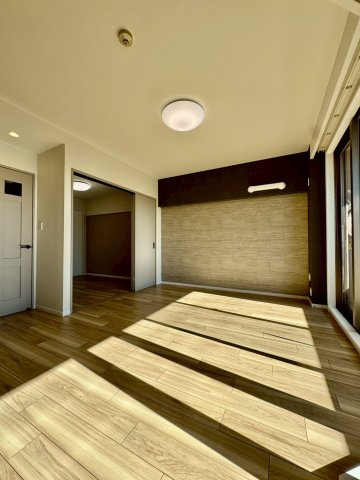 アンビエント鴻池新田の居間・リビング|設備類も全て交換され気持ちよく生活がスタートできます！