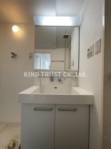 リバープレイス梅田北の洗面所|脱衣スペースもあります