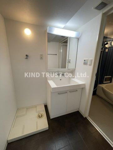 リバープレイス梅田北の洗面所|広い洗面スペース