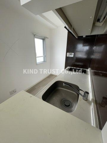 リバープレイス梅田北のキッチン|コンパクトなキッチンで掃除もラクラク