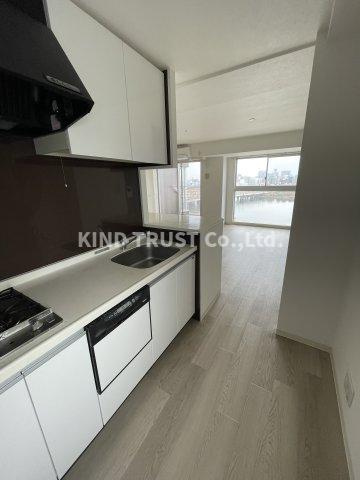 リバープレイス梅田北のキッチン|コンパクトなキッチンで掃除もラクラク